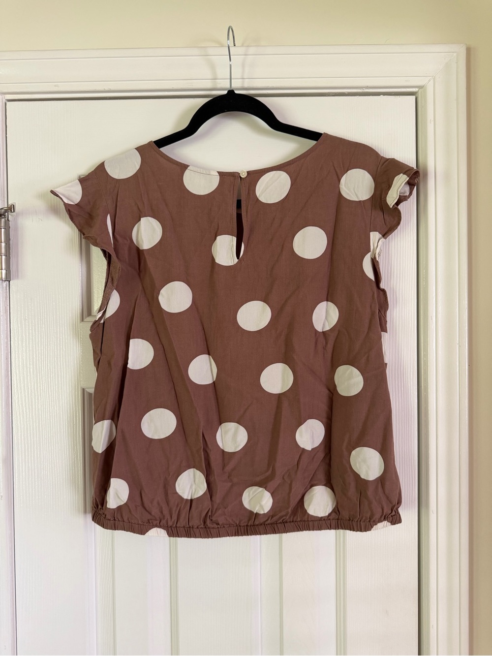 LOFT Women’s Polka Dot Banded Hem Flutter Sleeve Top Brown White Size Medium - Picture 8 of 10